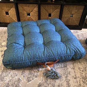 Dockatot present tense cushion Morris and co